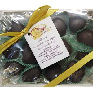 Stuffed figs covered with dark chocolate